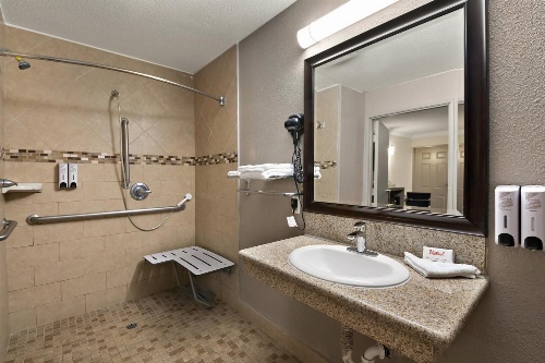 Red Roof Inn Los Angeles - Bellflower image 1