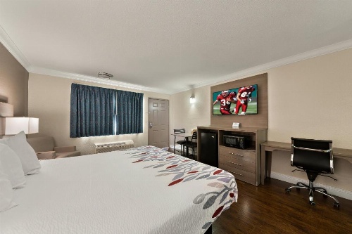 Red Roof Inn Los Angeles - Bellflower image 12