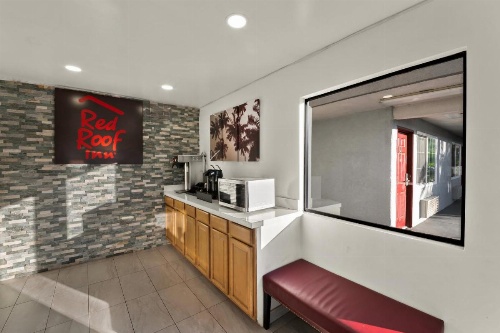 Red Roof Inn Los Angeles - Bellflower image 18